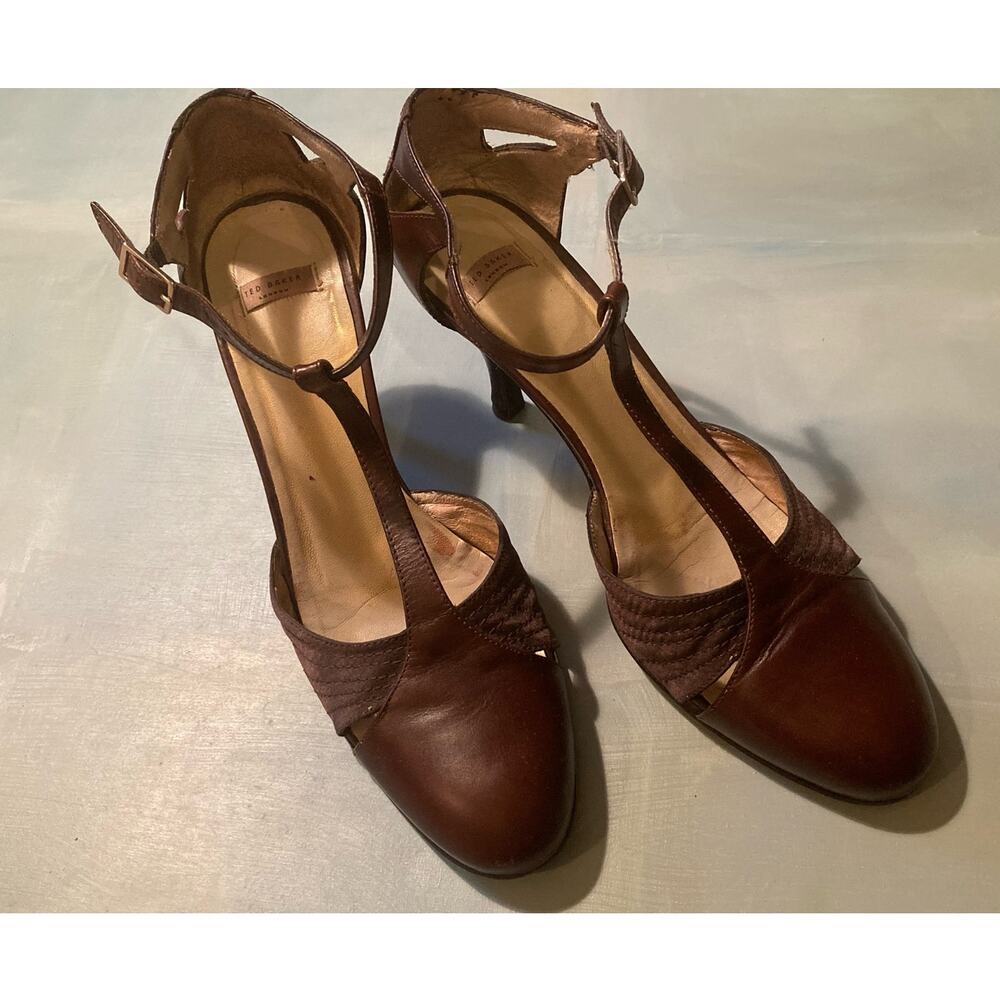 Ted Baker T-Strap Heels Vintage 00s 1940's Vibe ~ Leather & Satin! Sz 40 - Picture 2 of 10